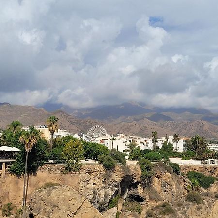 Apartamentos Nerja 2 Bagian luar foto