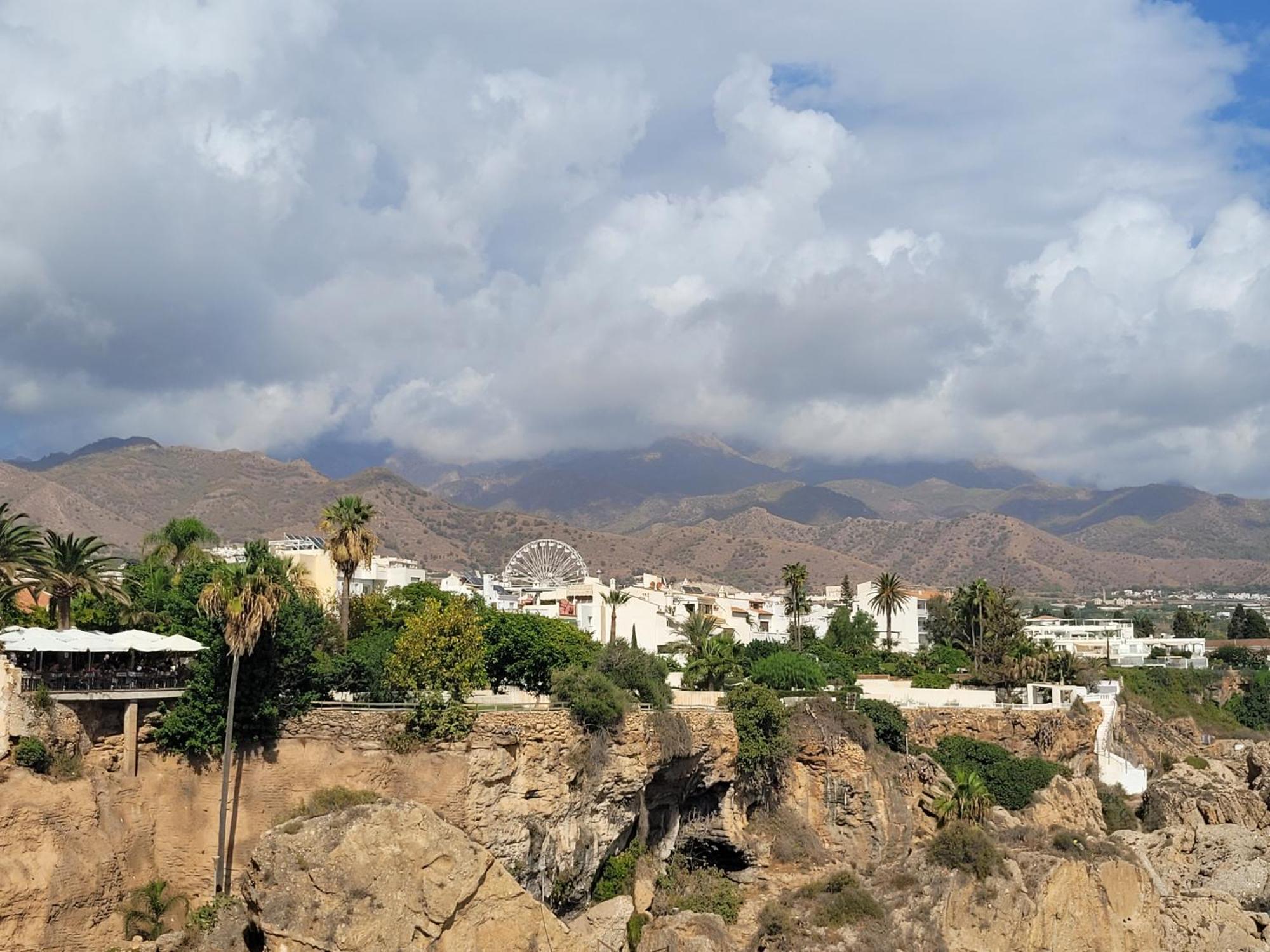 Apartamentos Nerja 2 Bagian luar foto