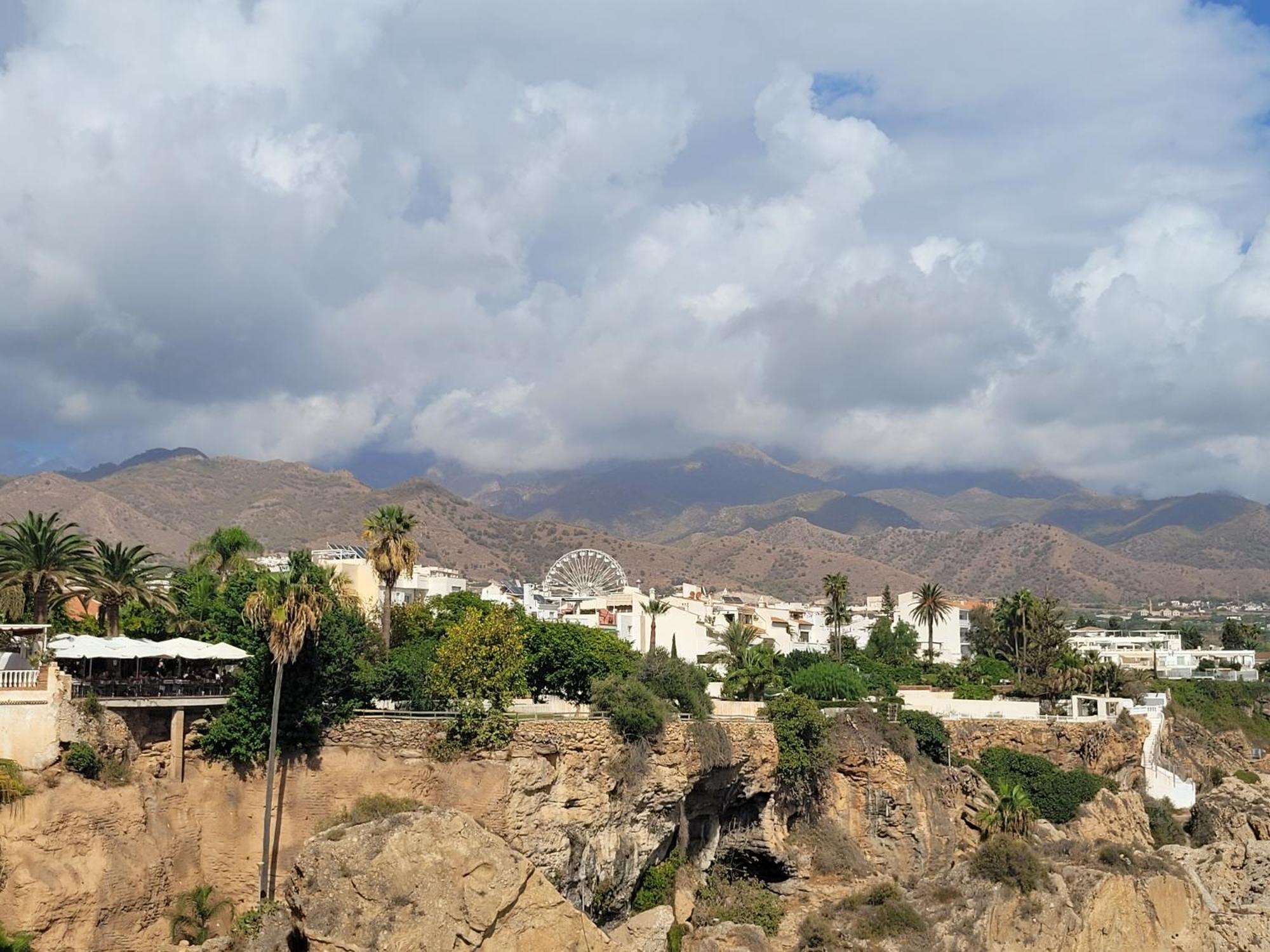Apartamentos Nerja 2 Bagian luar foto