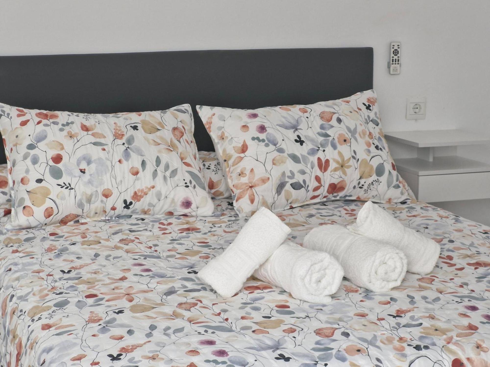 Apartamentos Nerja 2 Bagian luar foto